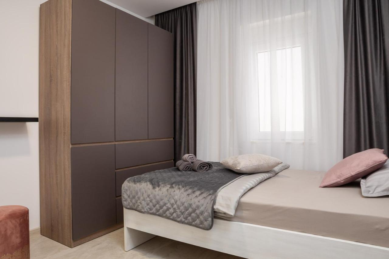 Luxury Apartment Lorena - Private Heated Pool - Jesenice  Εξωτερικό φωτογραφία