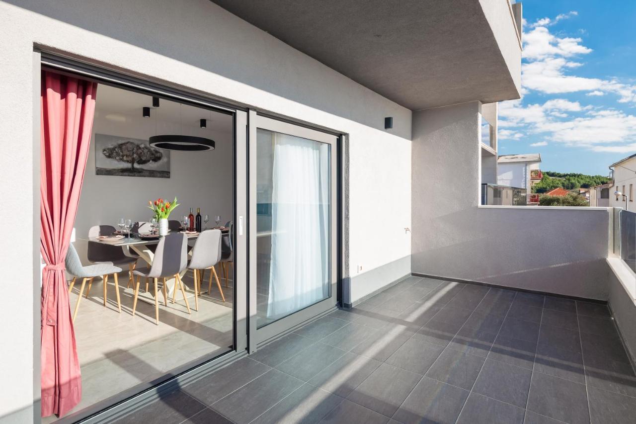 Luxury Apartment Lorena - Private Heated Pool - Jesenice  Εξωτερικό φωτογραφία