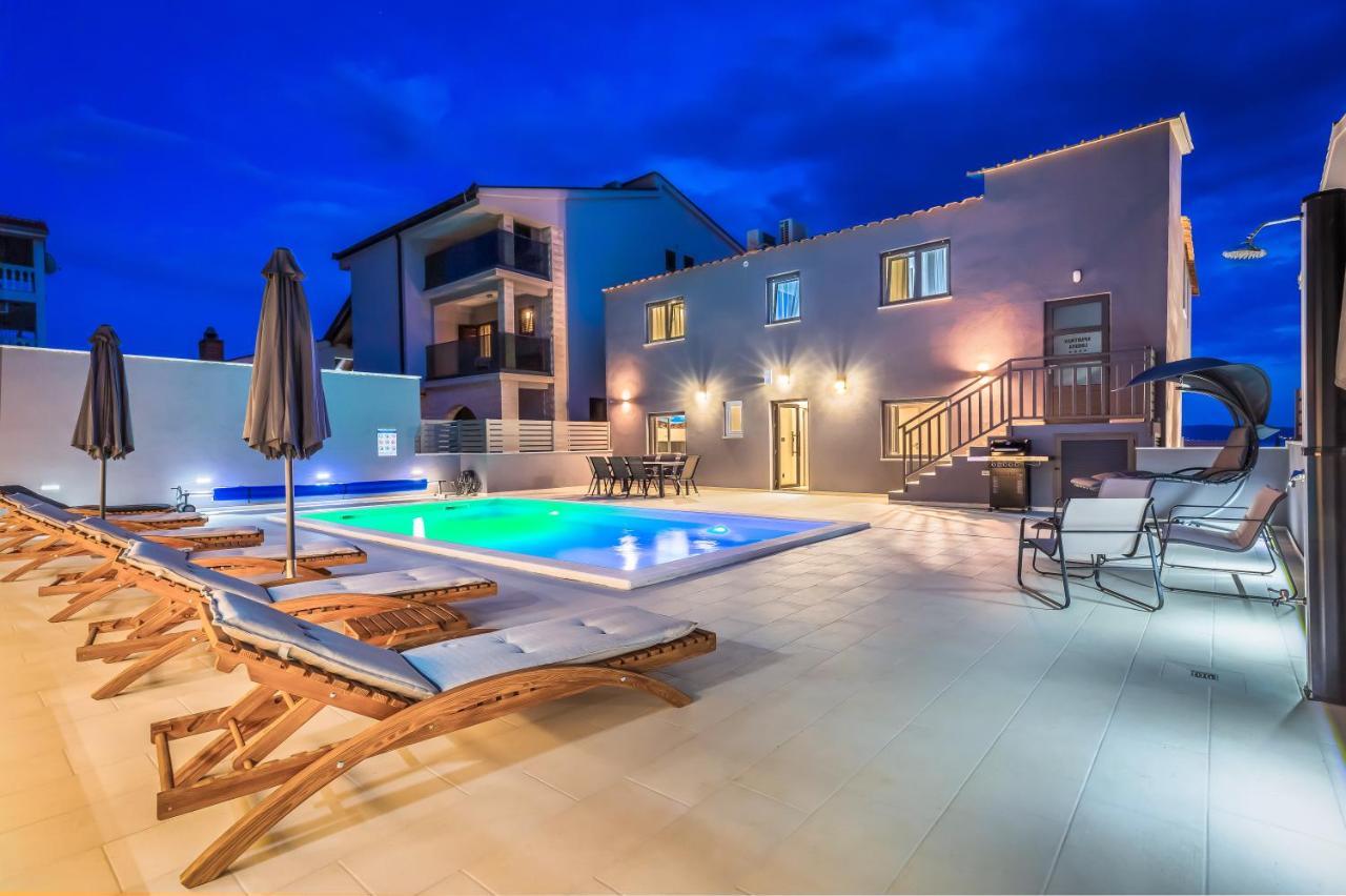 Luxury Apartment Lorena - Private Heated Pool - Jesenice  Εξωτερικό φωτογραφία