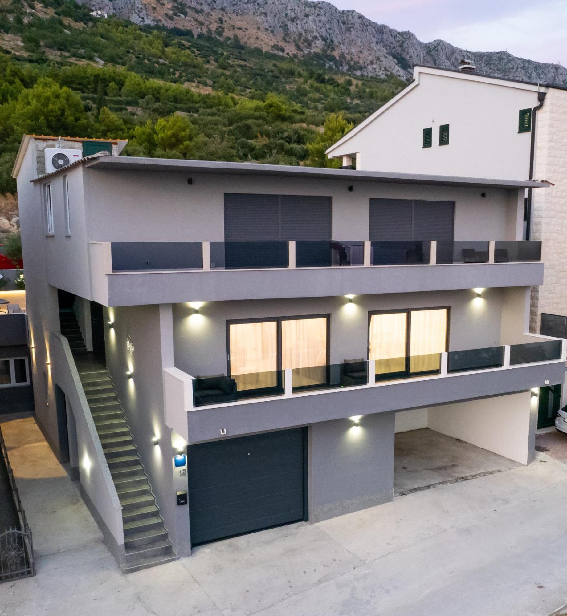 Luxury Apartment Lorena - Private Heated Pool - Jesenice  Εξωτερικό φωτογραφία
